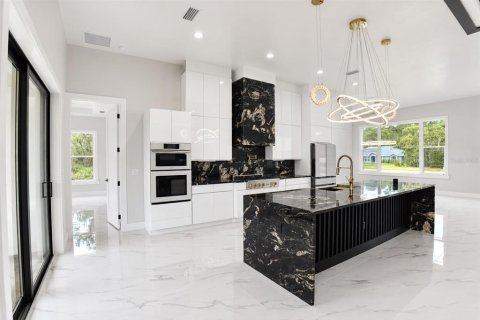 Villa ou maison à vendre à Dunnellon, Floride: 3 chambres, 250.19 m2 № 2419161 - photo 14