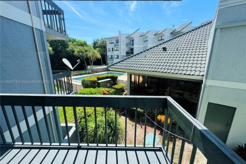 Condo in West Palm Beach, Florida, 1 bedroom  № 1947587 - photo 3