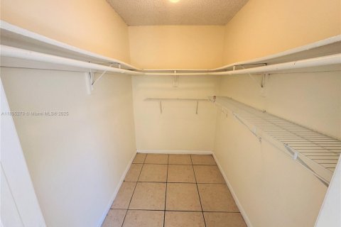 Condo in West Palm Beach, Florida, 1 bedroom  № 1947587 - photo 8