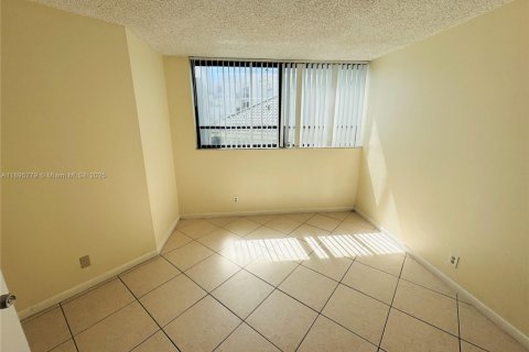 Condo in West Palm Beach, Florida, 1 bedroom  № 1947587 - photo 6