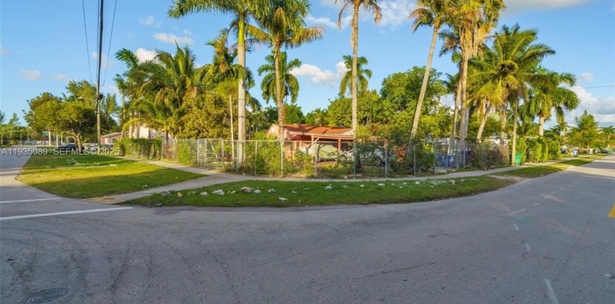 Casa en Miami, Florida 2 dormitorios, 101.45 m2 № 1993462