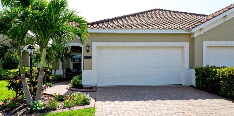 House in Bradenton, Florida 2 bedrooms, 153.38 sq.m. № 1677708