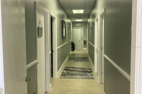 Propiedad comercial en alquiler en Summerfield, Florida, 422.98 m2 № 1769529 - foto 9