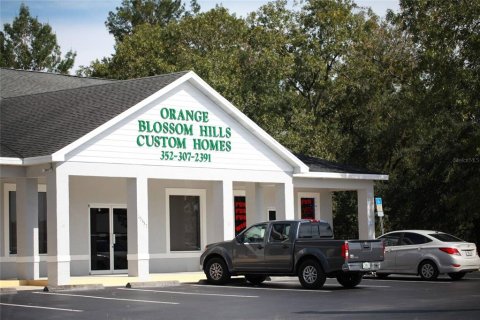 Propiedad comercial en alquiler en Summerfield, Florida, 422.98 m2 № 1769529 - foto 2