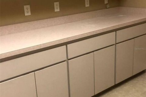 Propiedad comercial en alquiler en Summerfield, Florida, 422.98 m2 № 1769529 - foto 14