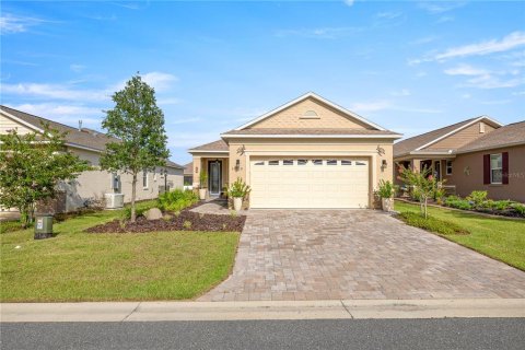 House in Ocala, Florida 2 bedrooms, 124.67 sq.m. № 1844448 - photo 1