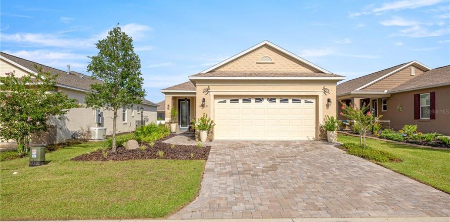House in Ocala, Florida 2 bedrooms, 124.67 sq.m. № 1844448