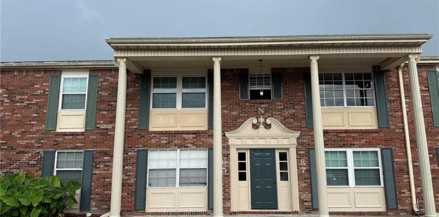 Apartment in Lakeland, Florida 2 bedrooms, 77.2 sq.m. № 2400284