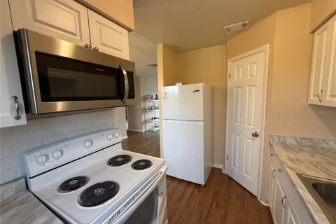 Apartment in Lakeland, Florida 2 bedrooms, 77.2 sq.m. № 2400284 - photo 3