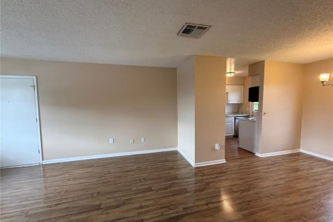 Apartment in Lakeland, Florida 2 bedrooms, 77.2 sq.m. № 2400284 - photo 11