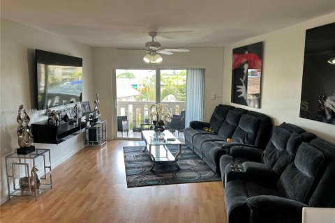 Condo in Miami Lakes, Florida, 2 bedrooms № 1892827