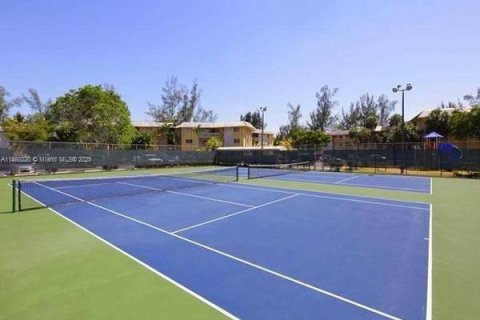 Condo in Miami Lakes, Florida, 2 bedrooms  № 1892827 - photo 10