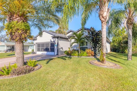 House in Oak Hill, Florida 3 bedrooms, 163.14 sq.m. № 1567867 - photo 11
