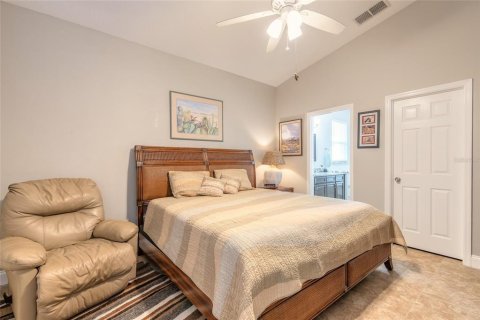 House in Oak Hill, Florida 3 bedrooms, 163.14 sq.m. № 1567867 - photo 12