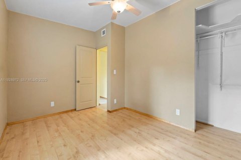 Купить виллу или дом в Форт-Лодердейл, Флорида 2 спальни, 83.8м2, № 1989361 - фото 25