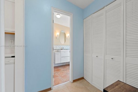 Купить виллу или дом в Форт-Лодердейл, Флорида 2 спальни, 83.8м2, № 1989361 - фото 14