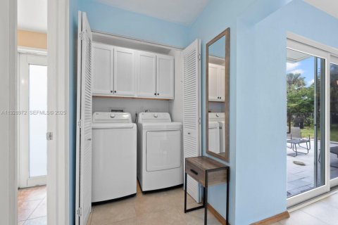 Купить виллу или дом в Форт-Лодердейл, Флорида 2 спальни, 83.8м2, № 1989361 - фото 13