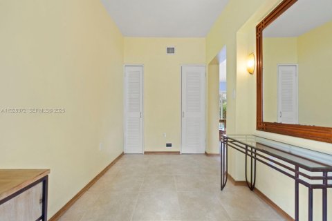 Купить виллу или дом в Форт-Лодердейл, Флорида 2 спальни, 83.8м2, № 1989361 - фото 3