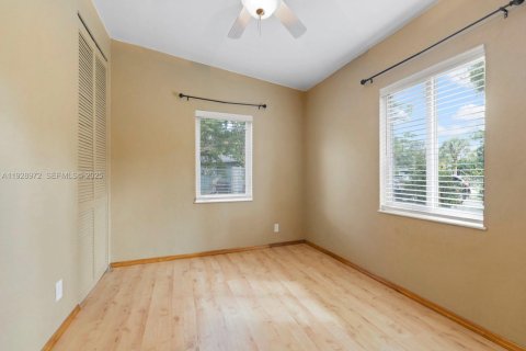 Купить виллу или дом в Форт-Лодердейл, Флорида 2 спальни, 83.8м2, № 1989361 - фото 24