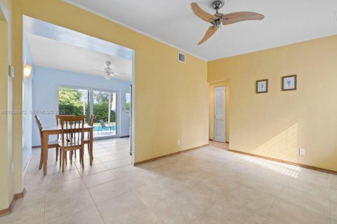 Купить виллу или дом в Форт-Лодердейл, Флорида 2 спальни, 83.8м2, № 1989361 - фото 9