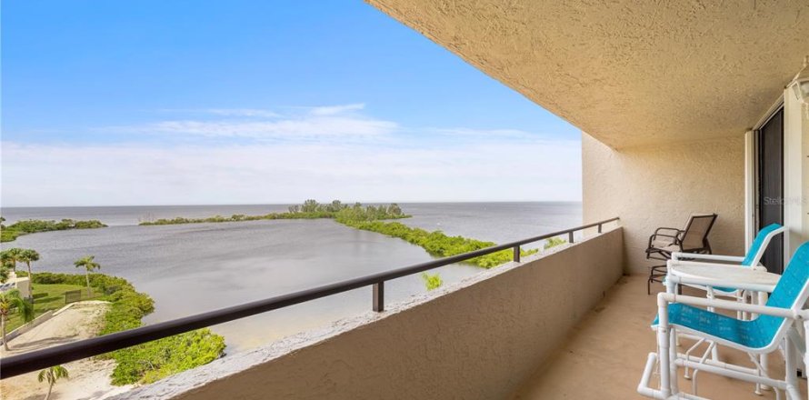 Condominio en Hudson, Florida, 2 dormitorios  № 2418997
