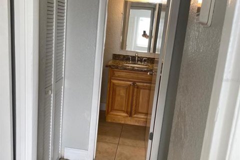 Condominio en alquiler en Orlando, Florida, 2 dormitorios, 90.67 m2 № 2098249 - foto 8
