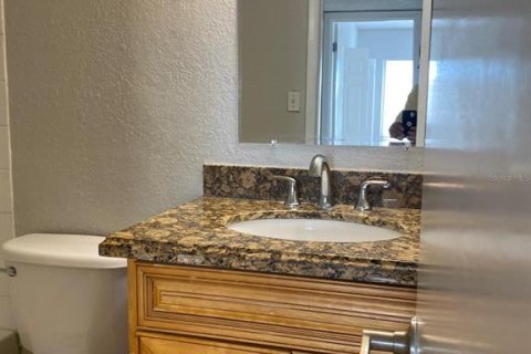 Condominio en alquiler en Orlando, Florida, 2 dormitorios, 90.67 m2 № 2098249 - foto 4