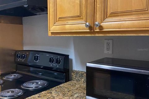 Condominio en alquiler en Orlando, Florida, 2 dormitorios, 90.67 m2 № 2098249 - foto 2