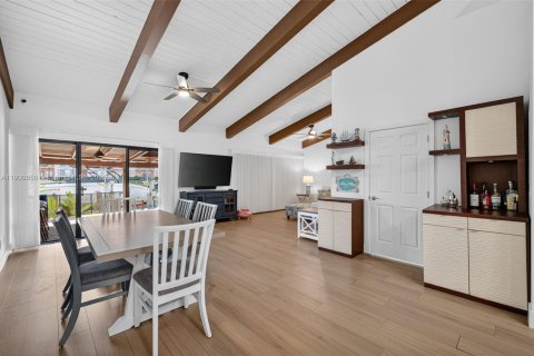 House in Hallandale Beach, Florida 3 bedrooms, 156.08 sq.m. № 1965587 - photo 23