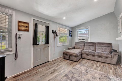 House in Bradenton, Florida 2 bedrooms, 67.26 sq.m. № 1669848 - photo 8