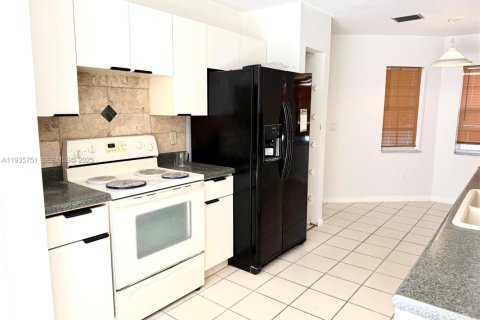 Adosado en alquiler en Miami, Florida, 3 dormitorios, 130.16 m2 № 1994226 - foto 5