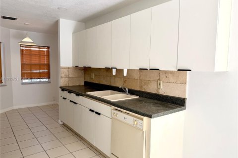 Adosado en alquiler en Miami, Florida, 3 dormitorios, 130.16 m2 № 1994226 - foto 6