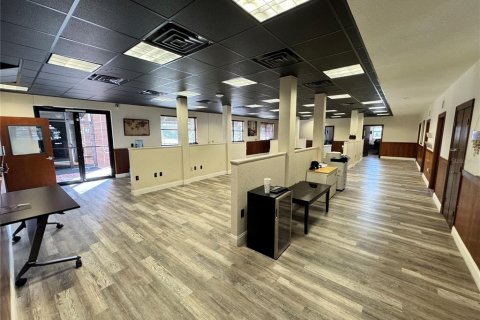 Propiedad comercial en alquiler en Orlando, Florida, 566.52 m2 № 1560385 - foto 22