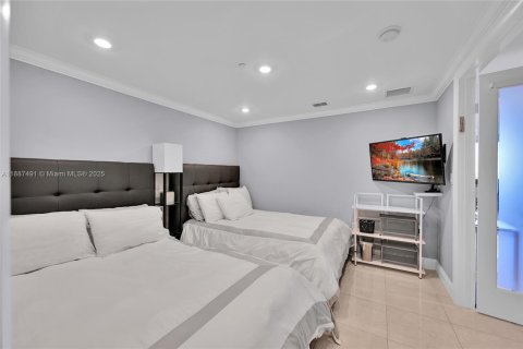 Condo in Hallandale Beach, Florida, 3 bedrooms  № 2053094 - photo 16