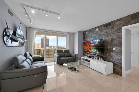 Condo in Hallandale Beach, Florida, 3 bedrooms  № 2053094 - photo 5