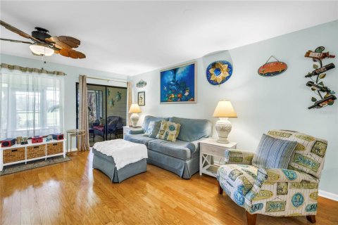 Touwnhouse à vendre à Seminole, Floride: 2 chambres, 136.57 m2 № 1902830 - photo 5