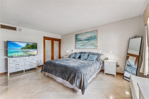 Снять в аренду кондоминиум в Майами, Флорида 1 спальня, 79.99м2, № 1963361 - фото 9