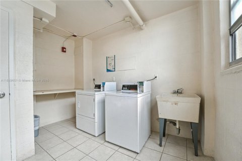 Снять в аренду кондоминиум в Майами, Флорида 1 спальня, 79.99м2, № 1963361 - фото 19