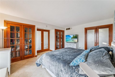 Снять в аренду кондоминиум в Майами, Флорида 1 спальня, 79.99м2, № 1963361 - фото 11