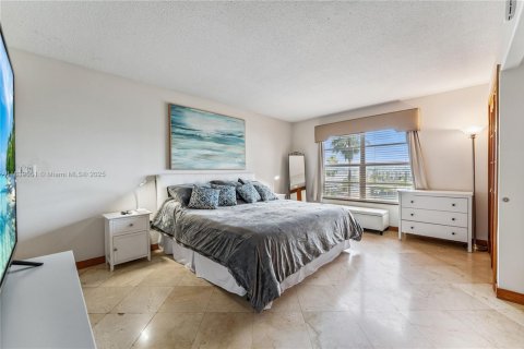 Снять в аренду кондоминиум в Майами, Флорида 1 спальня, 79.99м2, № 1963361 - фото 10