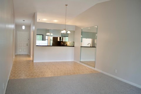 Copropriété à louer à Palm Beach Gardens, Floride: 2 chambres, 111.48 m2 № 2387024 - photo 4