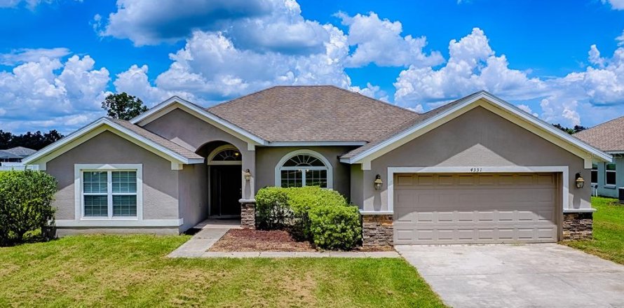 House in Ocala, Florida 4 bedrooms, 215.53 sq.m. № 1883682