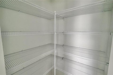 Купить виллу или дом в Киссимми, Флорида 8 комнат, 180.23м2, № 2155979 - фото 11