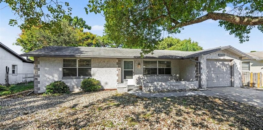 Villa ou maison à Port Richey, Floride 3 chambres, 126.16 m2 № 2420153