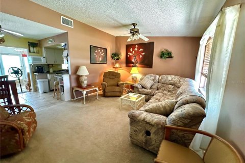 House in Venice, Florida 2 bedrooms, 121.98 sq.m. № 1334212 - photo 5