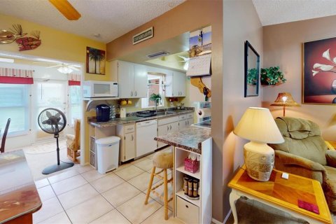 House in Venice, Florida 2 bedrooms, 121.98 sq.m. № 1334212 - photo 8