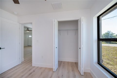 House in Port Charlotte, Florida 3 bedrooms, 117.61 sq.m. № 1734305 - photo 29