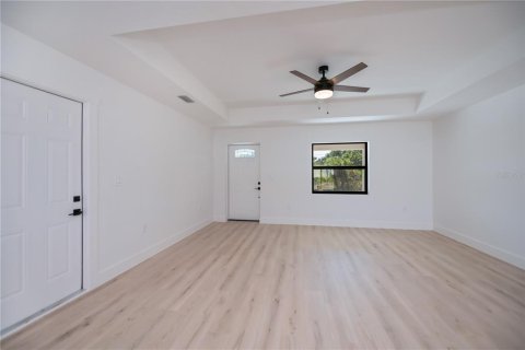 House in Port Charlotte, Florida 3 bedrooms, 117.61 sq.m. № 1734305 - photo 4