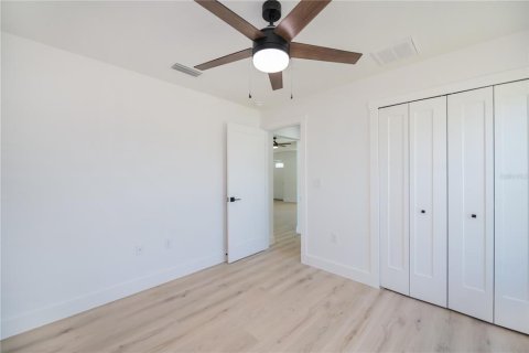 House in Port Charlotte, Florida 3 bedrooms, 117.61 sq.m. № 1734305 - photo 30