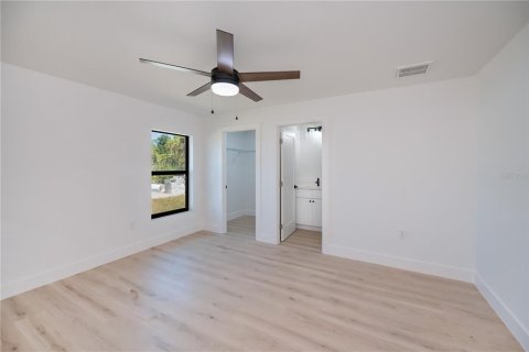 House in Port Charlotte, Florida 3 bedrooms, 117.61 sq.m. № 1734305 - photo 15